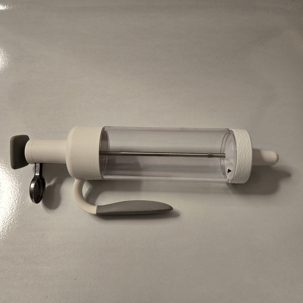 Pampered Chef Baking Cookie Easy Accent Decorater Frosting Tool